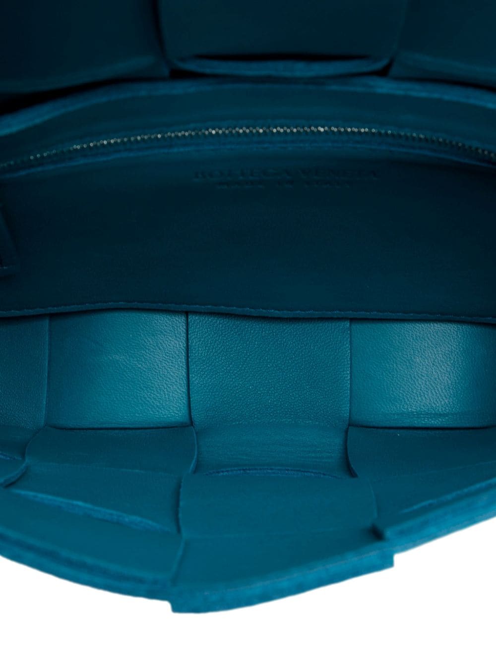 Bo*te*ga ve*ne*ta maxi intrecciato cassette shoulder bag