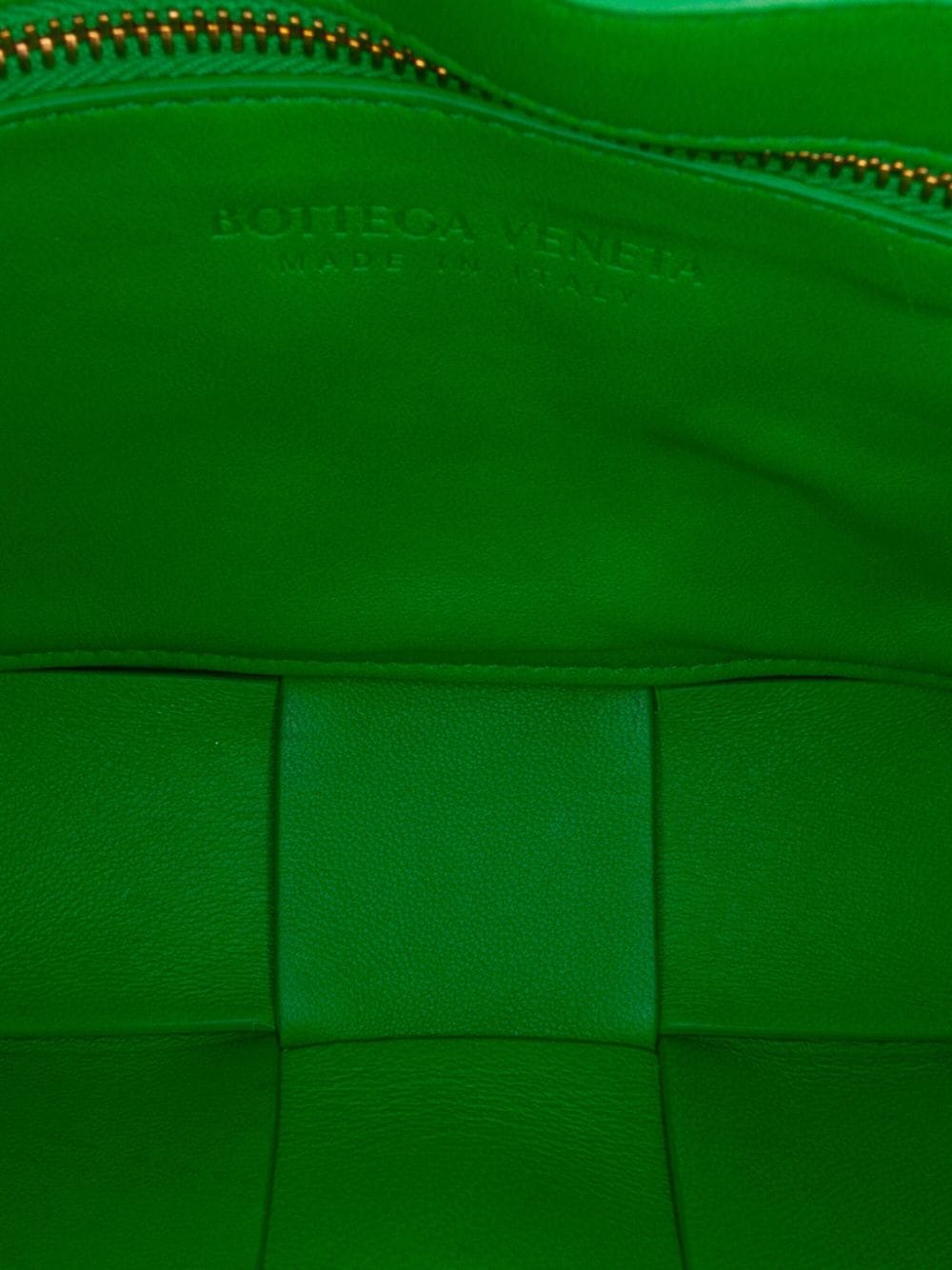 Bo*te*ga ve*ne*ta intrecciato cassette shoulder bag