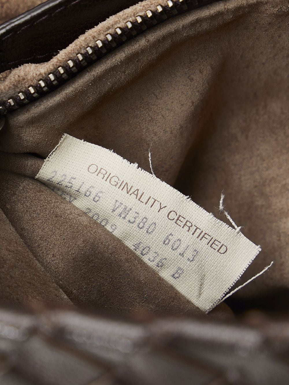Bo*te*ga ve*ne*ta 2000-2010 intrecciato double-tone bucket bag